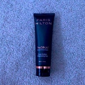 paris hilton dual action cleansing gel